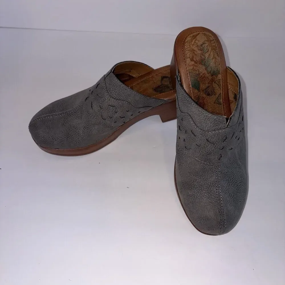 BOC Women's Suede Clog Gray
